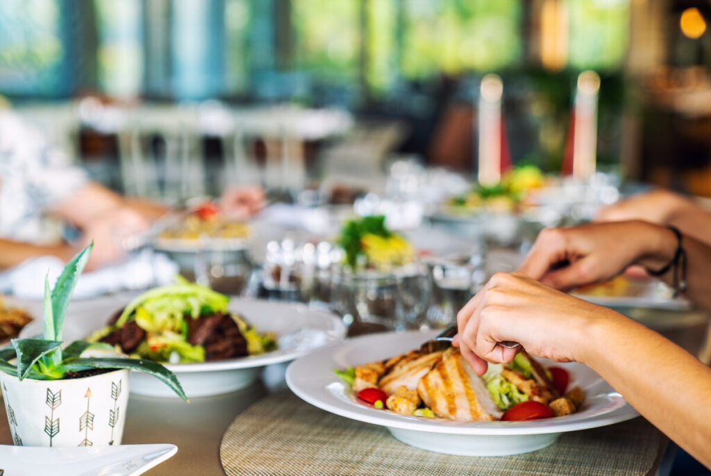 Island Eats: Discovering the Best Restaurants, Cafés, and Food Gems on Skidaway Island